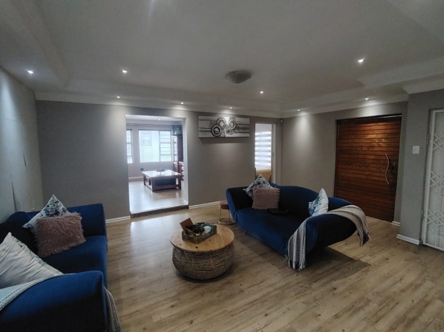 4 Bedroom Property for Sale in Nahoon Valley Park Eastern Cape